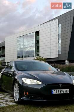 Лифтбек Tesla Model S 2015 в 