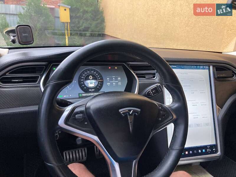 Седан Tesla Model S 2014 в Тячеве