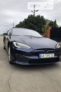 Седан Tesla Model S 2014 в 