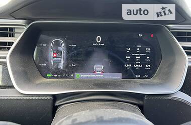 Седан Tesla Model S 2014 в 
