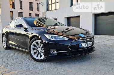 Лифтбек Tesla Model S 2014 в Ужгороде