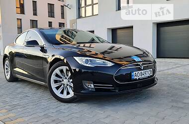 Ліфтбек Tesla Model S 2014 в Ужгороді