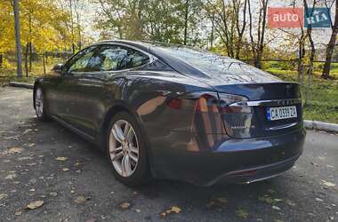Лифтбек Tesla Model S 2015 в Смеле