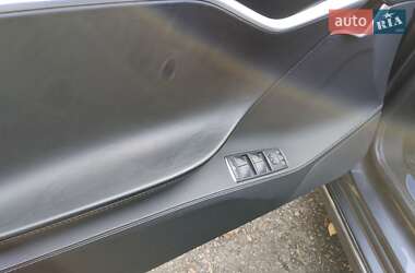 Лифтбек Tesla Model S 2015 в Смеле