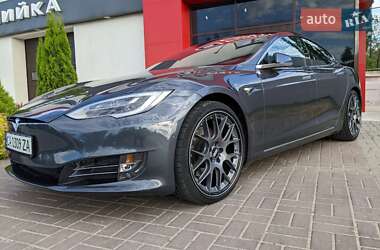 Лифтбек Tesla Model S 2017 в 