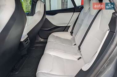 Лифтбек Tesla Model S 2017 в 