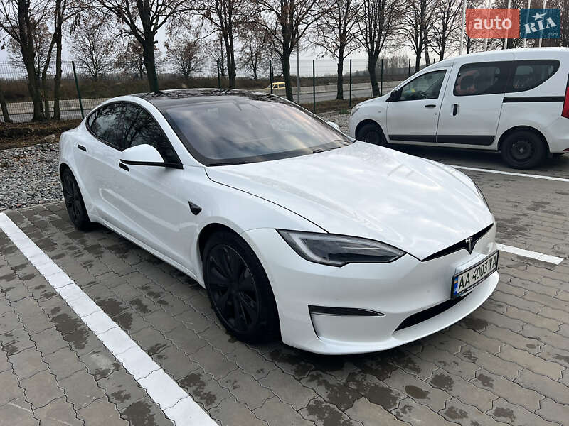 Лифтбек Tesla Model S 2022 в Киеве