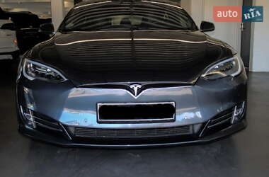 Лифтбек Tesla Model S 2017 в 