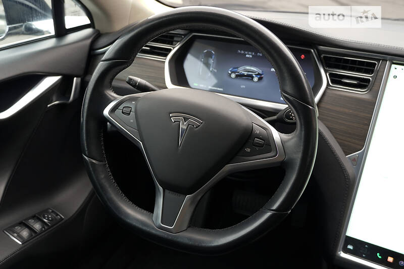 Лифтбек Tesla Model S 2013 в Киеве