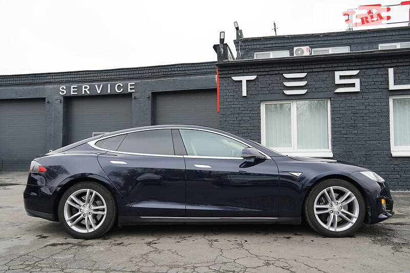 Лифтбек Tesla Model S 2013 в Киеве