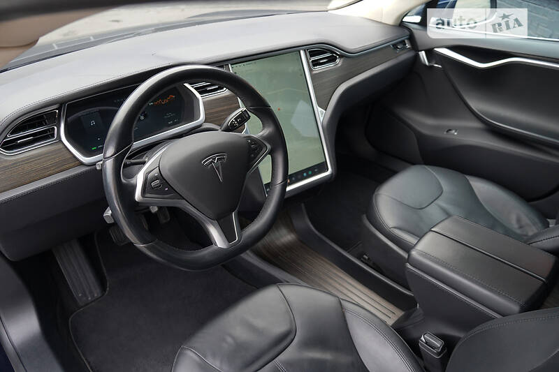 Лифтбек Tesla Model S 2013 в Киеве