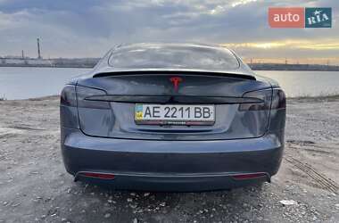 Лифтбек Tesla Model S 2014 в 