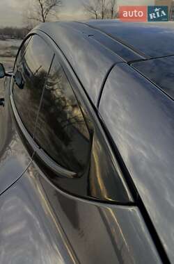 Лифтбек Tesla Model S 2014 в Днепре