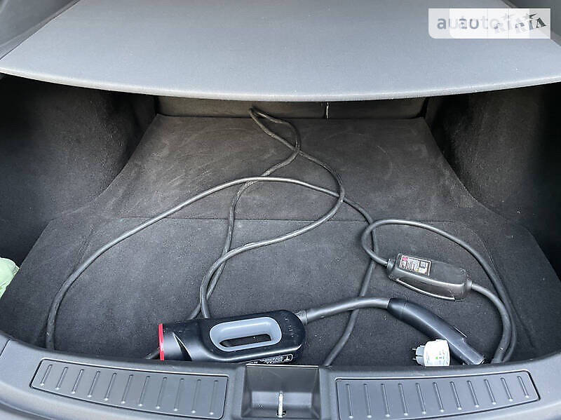 Лифтбек Tesla Model S 2015 в Харькове фото 30 Лифтбек Tesla Model S 2015 в Харькове