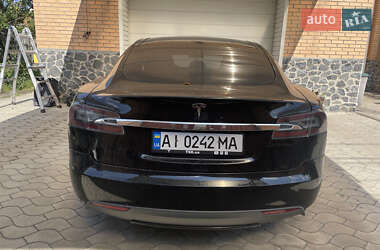 Седан Tesla Model S 2015 в Киеве
