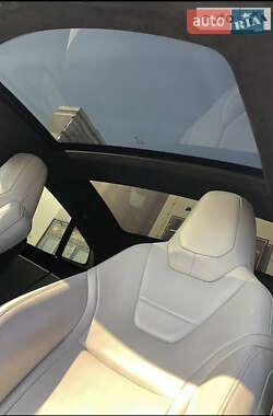 Седан Tesla Model S 2015 в Киеве