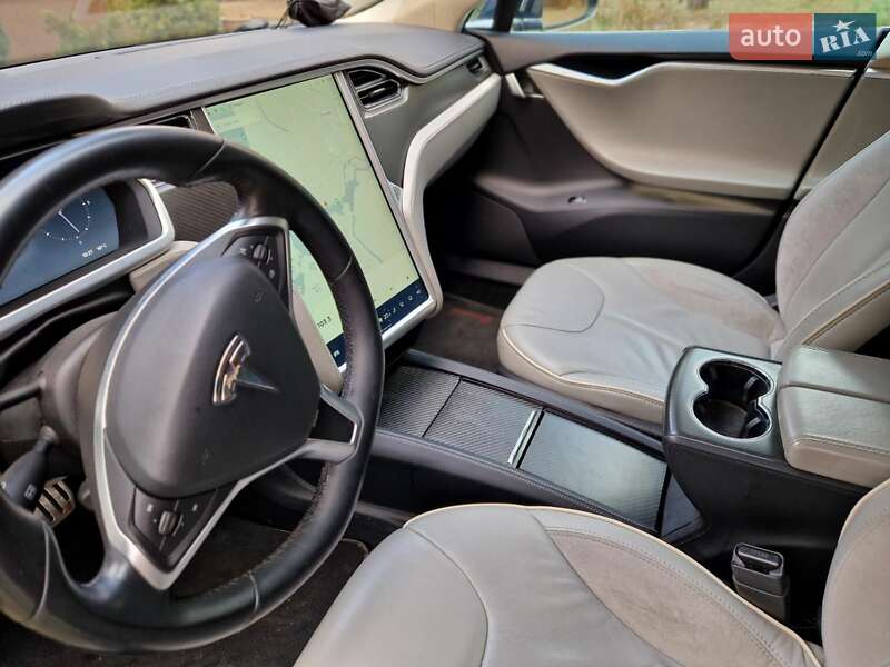 Лифтбек Tesla Model S 2013 в Черкассах