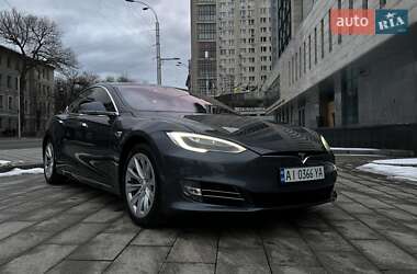 Ліфтбек Tesla Model S 2019 в Харкові