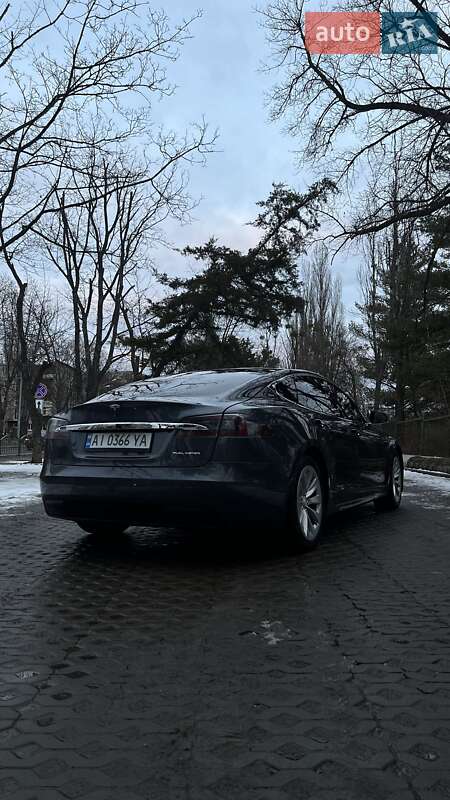 Ліфтбек Tesla Model S 2019 в Харкові