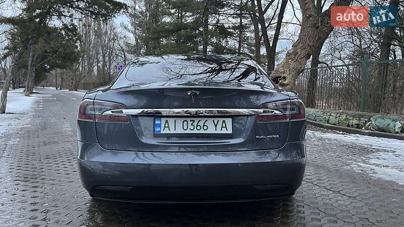 Ліфтбек Tesla Model S 2019 в Харкові
