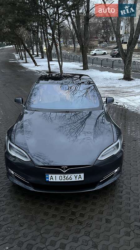 Ліфтбек Tesla Model S 2019 в Харкові