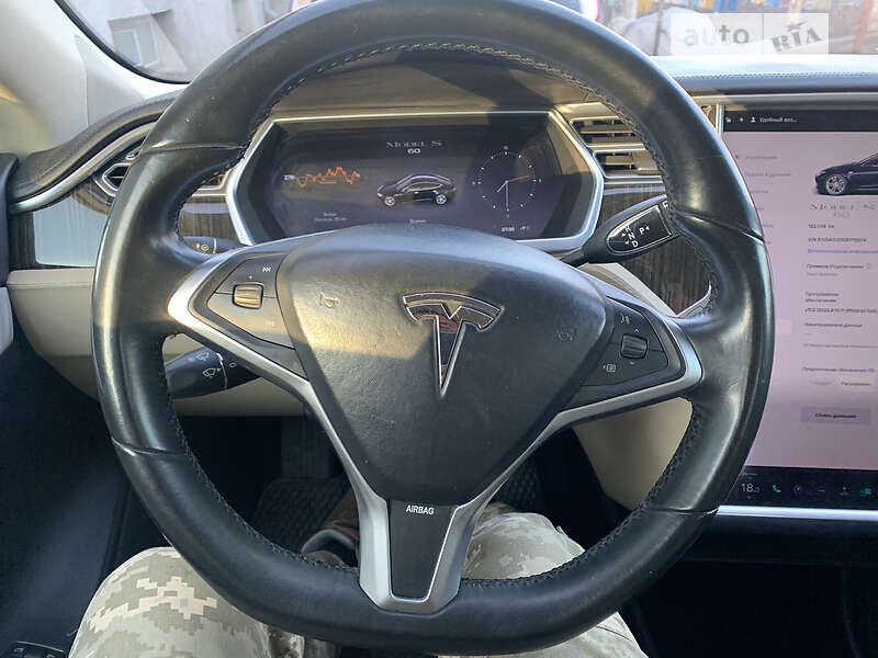 Ліфтбек Tesla Model S 2013 в Києві