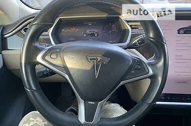 Лифтбек Tesla Model S 2013 в 