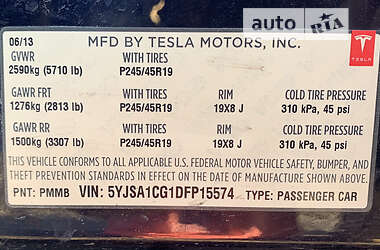 Лифтбек Tesla Model S 2013 в 