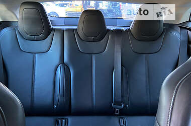 Лифтбек Tesla Model S 2015 в 