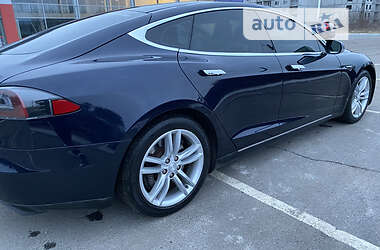 Ліфтбек Tesla Model S 2014 в Полтаві