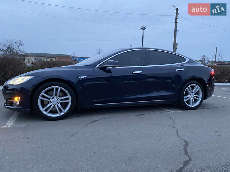 Ліфтбек Tesla Model S 2014 в Полтаві