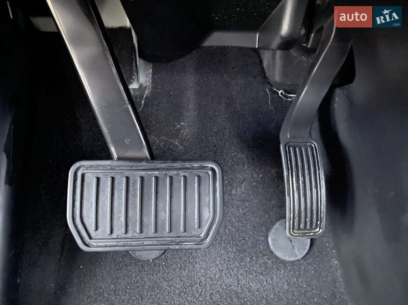 Ліфтбек Tesla Model S 2014 в Полтаві