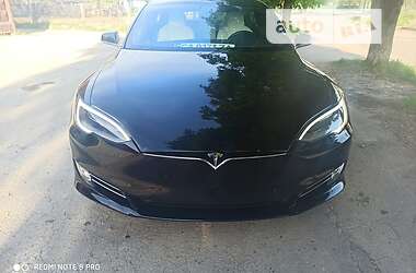 Ліфтбек Tesla Model S 2017 в Умані