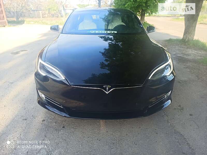 Лифтбек Tesla Model S 2017 в Умани
