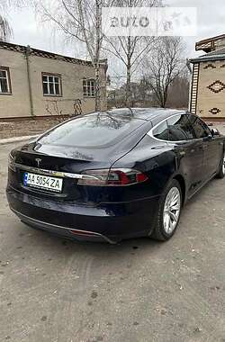 Седан Tesla Model S 2015 в Киеве