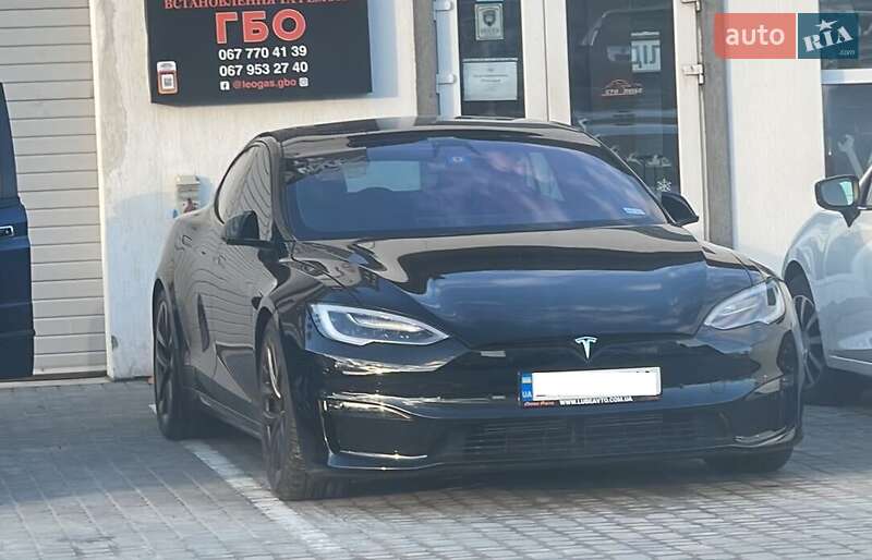 Tesla Model S, фото з оголошення