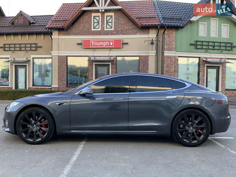Лифтбек Tesla Model S 2020 в Киеве