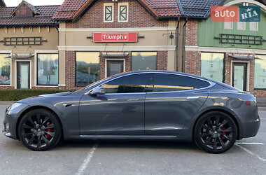 Лифтбек Tesla Model S 2020 в 