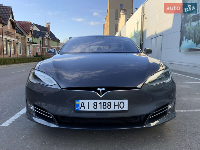 Лифтбек Tesla Model S 2020 в Киеве