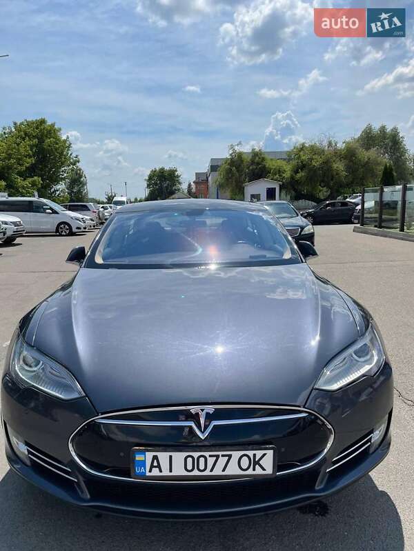Ліфтбек Tesla Model S 2014 в Києві
