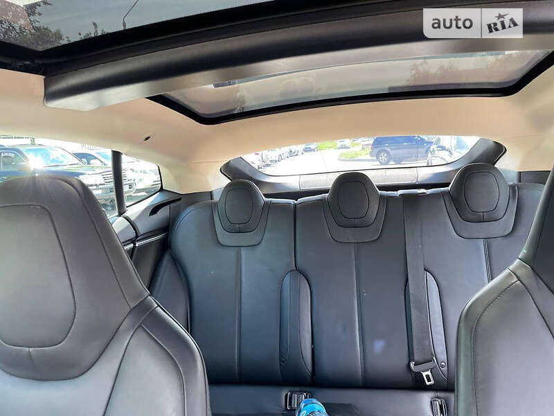 Ліфтбек Tesla Model S 2014 в Києві