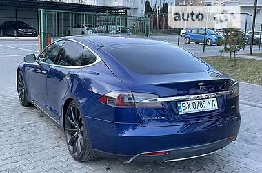 Ліфтбек Tesla Model S 2015 в Хмельницькому