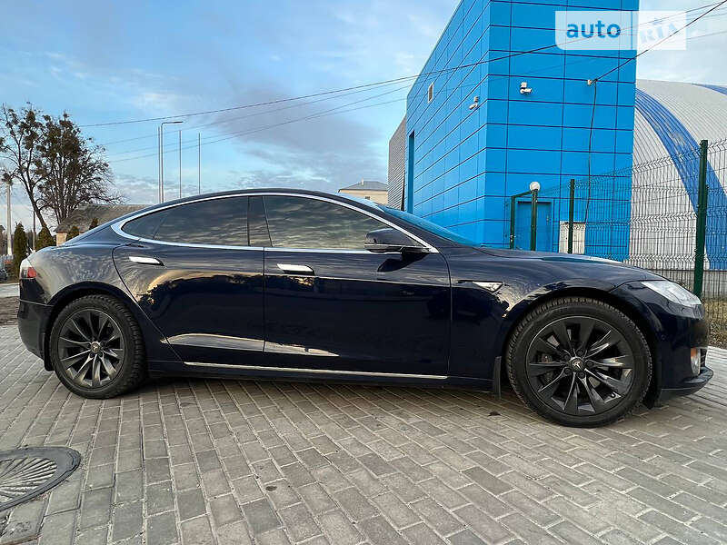 Лифтбек Tesla Model S 2015 в Харькове фото 2 Лифтбек Tesla Model S 2015 в Харькове