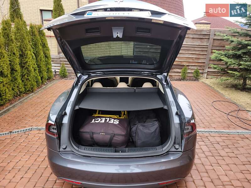 Ліфтбек Tesla Model S 2013 в Харкові