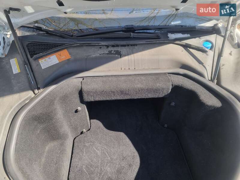 Лифтбек Tesla Model S 2013 в Виннице