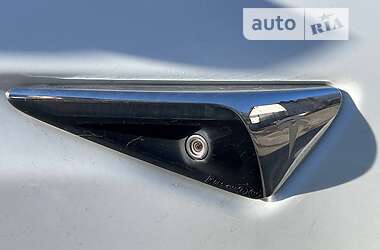 Ліфтбек Tesla Model S 2017 в 