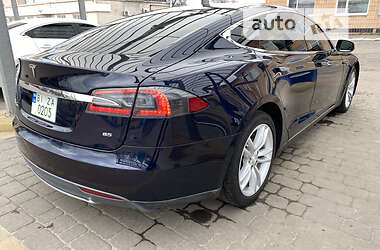 Ліфтбек Tesla Model S 2014 в Полтаві