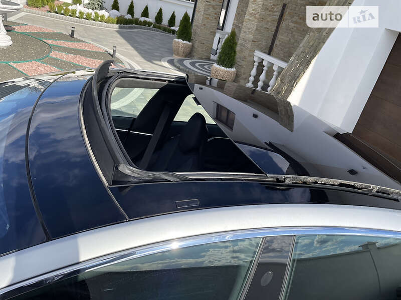 Лифтбек Tesla Model S 2017 в Львове