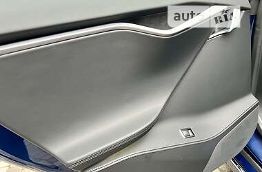 Лифтбек Tesla Model S 2019 в 