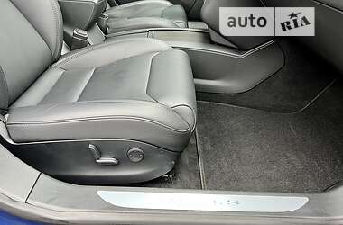 Лифтбек Tesla Model S 2019 в 